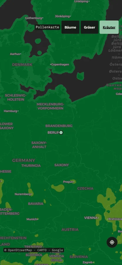 Die Pollenkarte von Plus: eine Heatmap-Ebene über Norddeutschland, darüber die Wahl zwischen Bäumen, Gräsern und Kräutern.